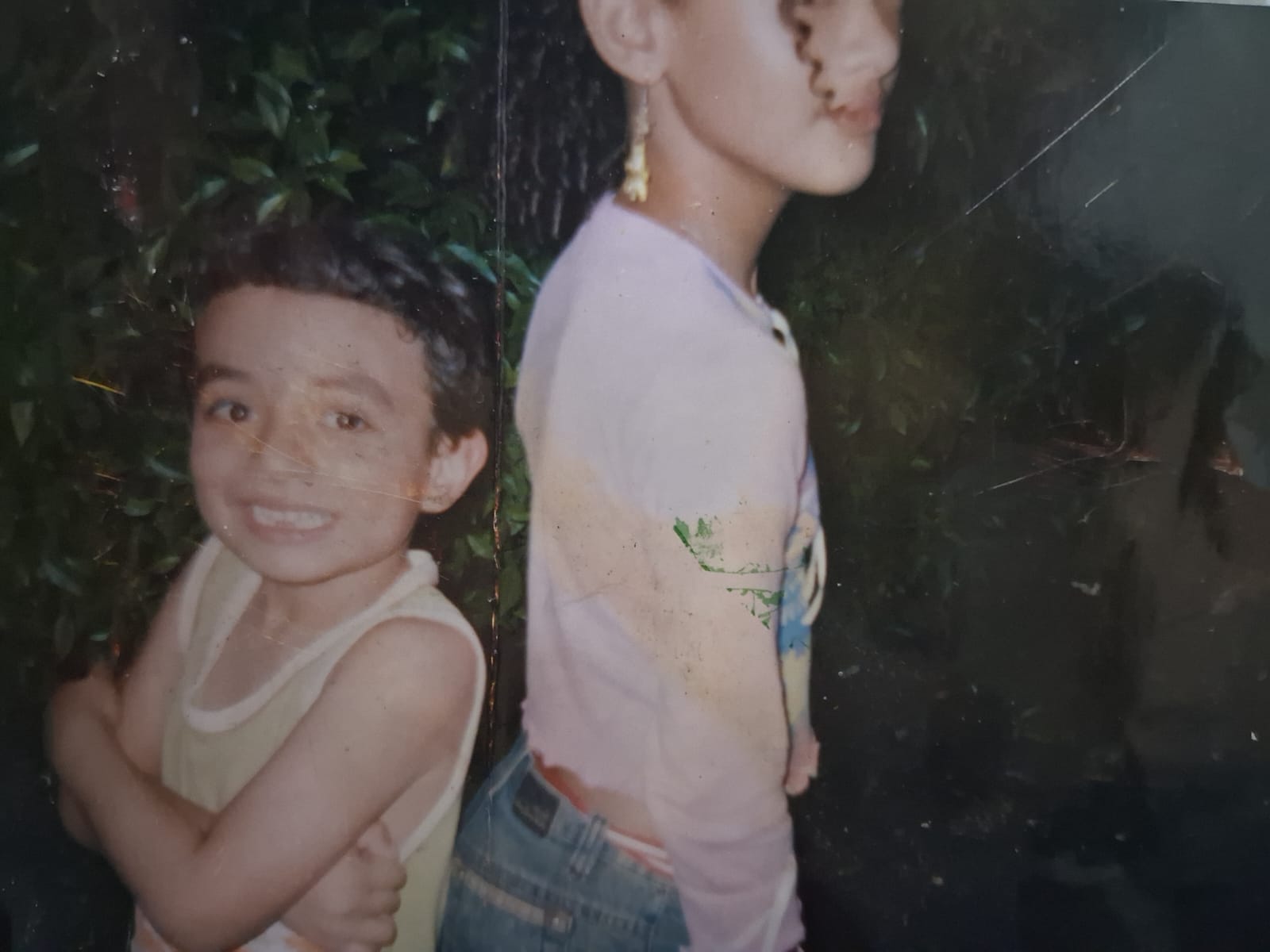 Yan com sua irmã mais velha, Carolina